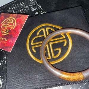 BuDha Girl Champagne Tzubbie Size L